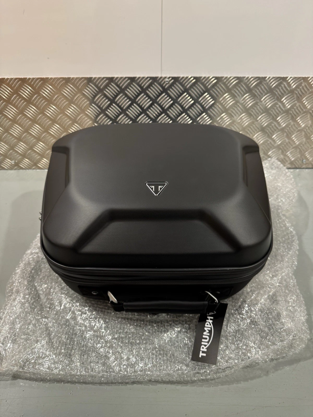 Triumph Scrambler 400 Semi Rigid Top Box Kit A9510901 Brand New In Box 5