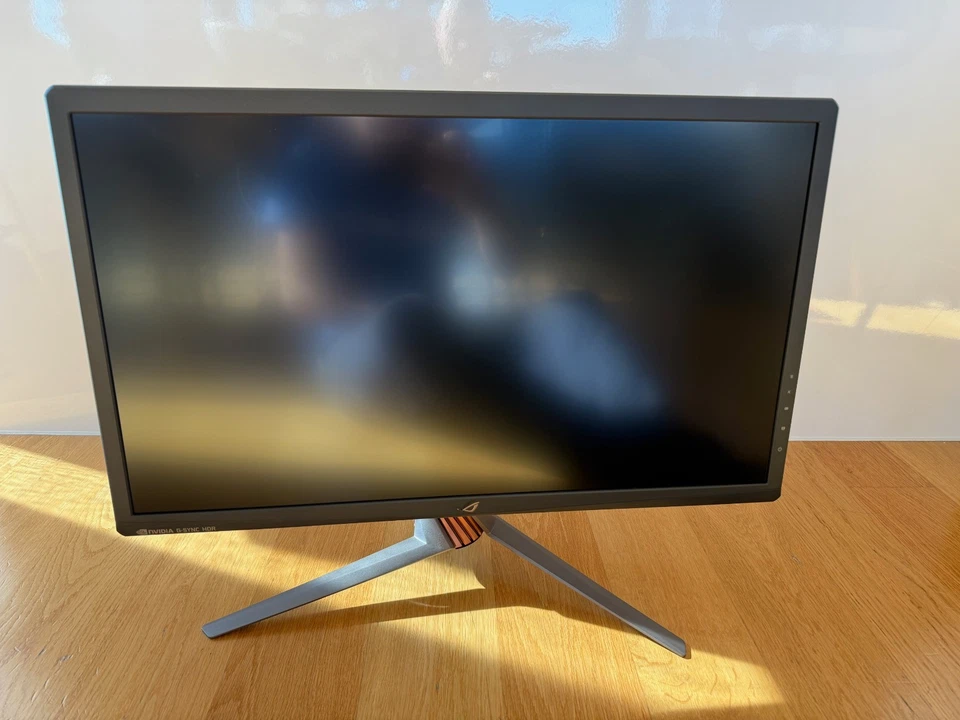 ASUS PG27UQ 27-Inch ROG Swift 4K HDR Overclockable 144 Hz G-Sync IPS Monitor - Bild 4 von 4