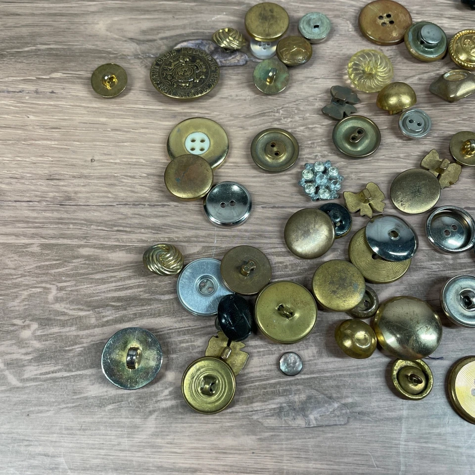 Lote a granel surtido vintage de botones de metal y plástico colección de costura artesanía Foto 2 de 4