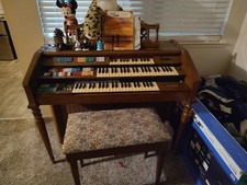 A Old-fashioned Organ Was A Bench Seat And Pretty Good Shape Just Needs Tune Up