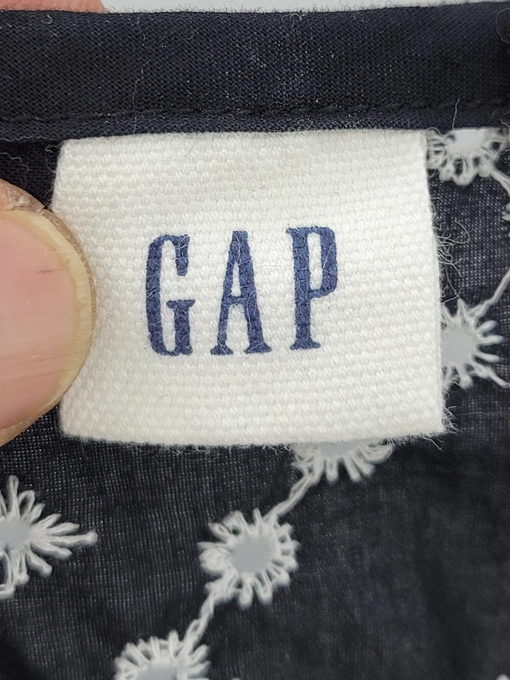 Pullover Gap Top para mujer mediano negro marfil bordado boho artístico dobladillo festoneado Foto 3 de 4