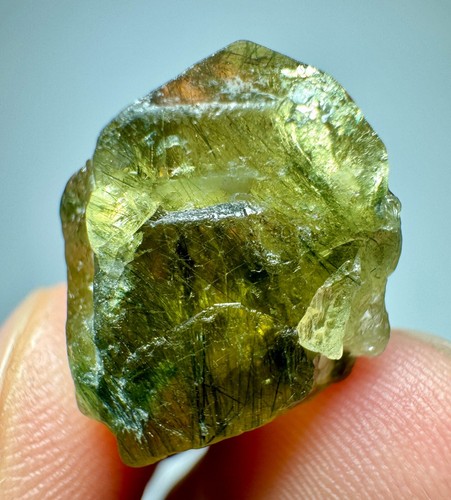 23 Carats Fluorescent Phosphorescent Top Yellow Apatite Needles Crystal @Laghman - Picture 13 of 15