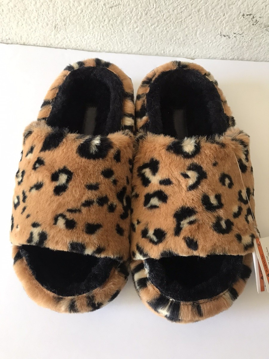 WOMEN'S CROCS CLASSIC PLUSH FAUX LEOPARD FUR SLIDE INDOOR/OUTDOOR