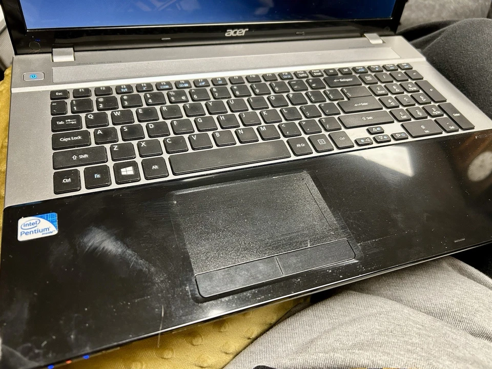 Computadora portátil Acer Aspire VA70 V3-731-4477 ¡Buen estado de funcionamiento! Foto 2 de 4