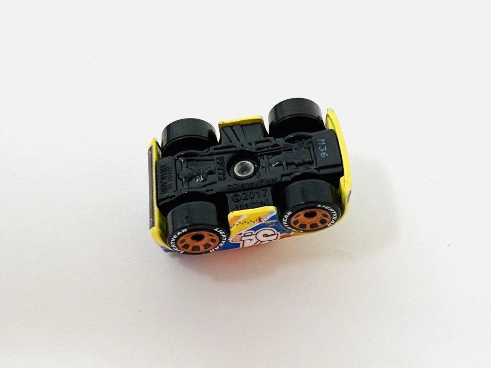 Disney Pixar Cars 2017 Metal Mini Racers BRUCE MILLER RPM #18 WAVE 3 - Image 4 of 4