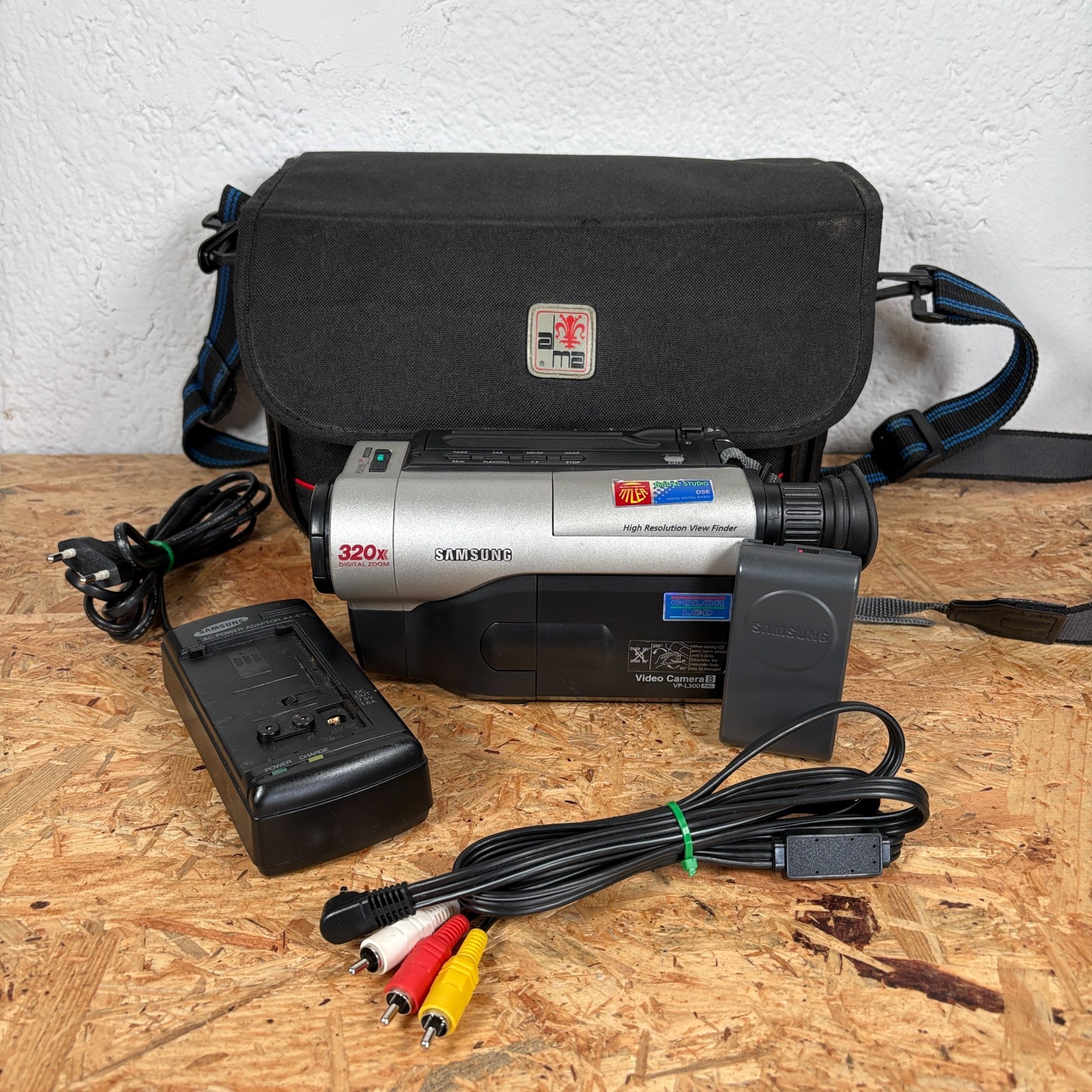 VIDEOCAMERA SAMSUNG VP-L300 PAL VIDEO8 8MM CON BORSA BATTERIA CAVI FUNZIONANTE