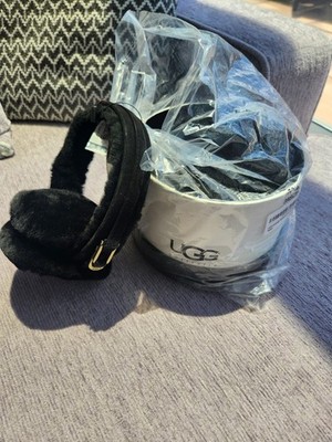 NWT UGG Australia Women's Classic Shearling Earmuffs Black - One Size 5801 Box