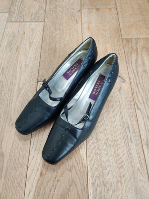 navy court shoes low heel