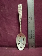 S. Kirk & Son Sterling REPOUSSE PIERCED TABLE SERVING SPOON 8 3/8" 71g  No Mono