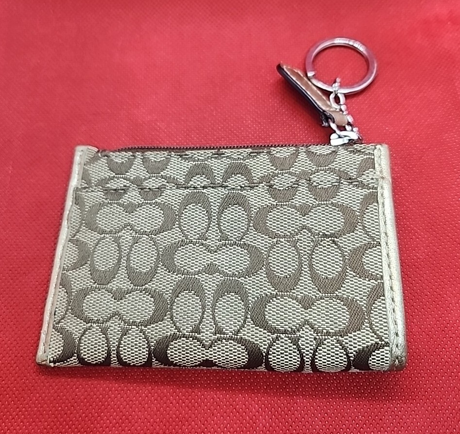 Cartera PREMIUM Coach Logo Cremallera Tarjetas y Porta Llaveros - ¡Necesidad Dormitorio! Precio de venta sugerido por el fabricante $75!