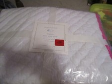 NEW POTTERY BARN BABY ORGANIC POM POM QUILT 36 X 50