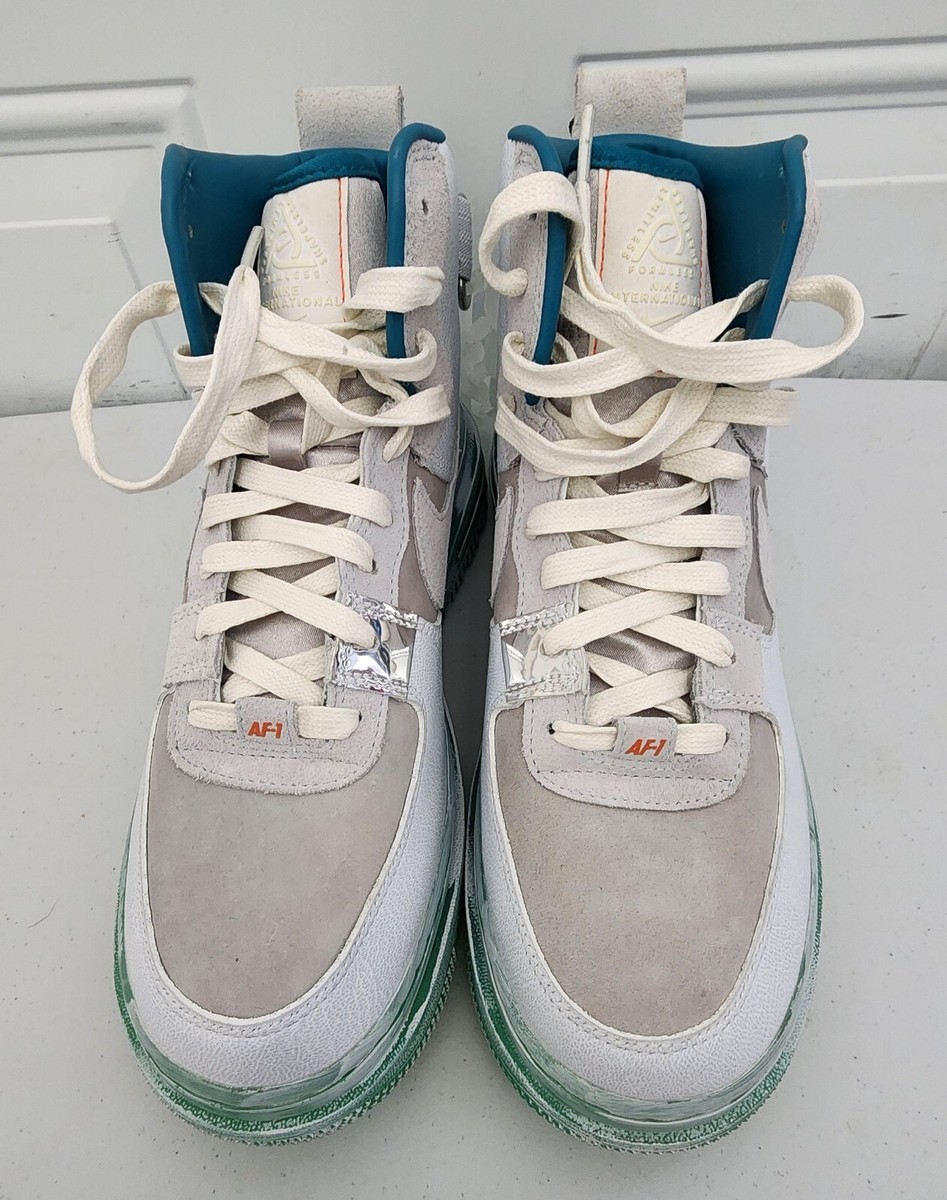 スニーカー Nike Air Force 1 High Utility 2.0 Shapeless Formless Nike Air Force 1 High Utility 2.0 “Shapeless, Formless