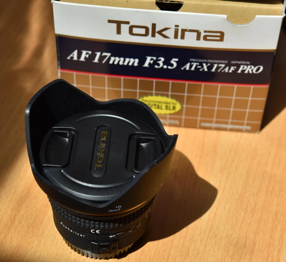 Objectif ultra grand angle TOKINA AT-X 17 mm F 3.5 AF PRO CANON EF Full Frame - Photo 1/4