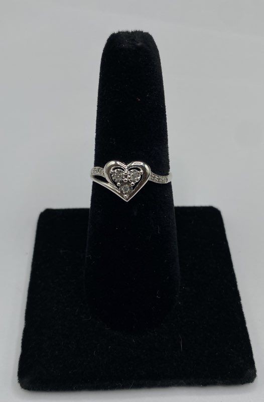 OTC 10k White Gold Diamond Heart Ring Size 7 2.0 g