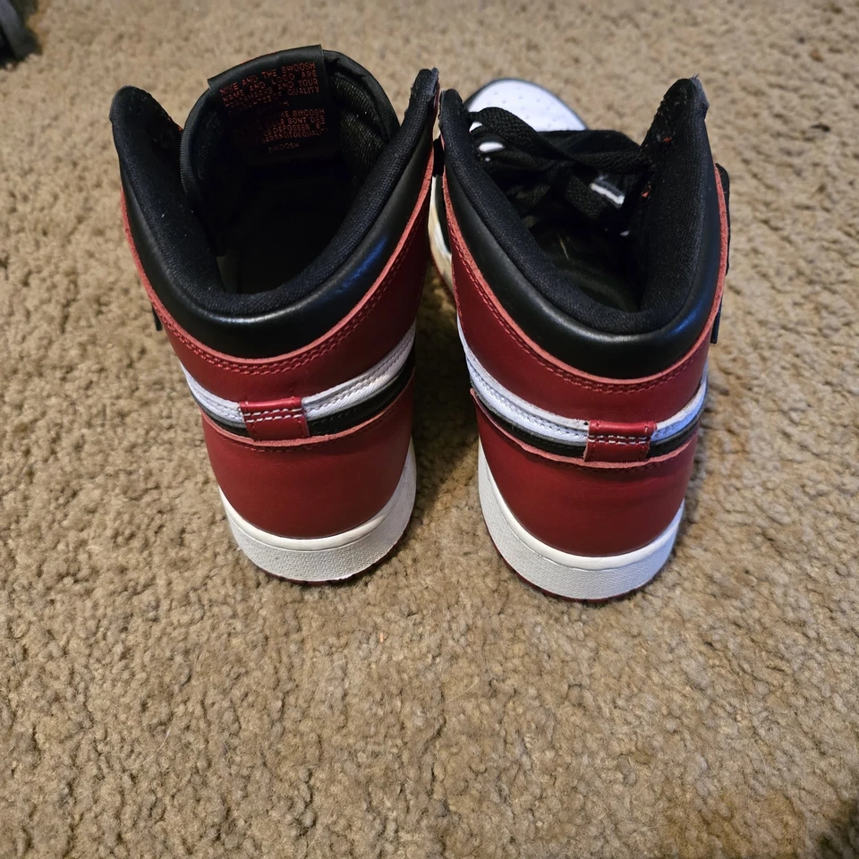 Nike Air Jordan 1 Retro High OG GS AJ1 punta nera reimmaginate giovani 5,5 anni - Immagine 2 di 4