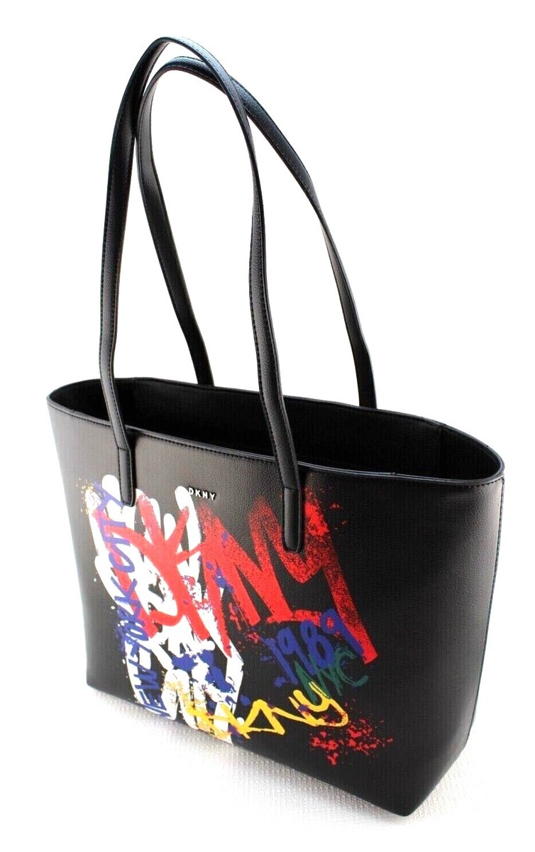 DKNY Byrant Park トートバッグ DKNY Bryant Park Large Tote Graffiti Urban Chic Handbag