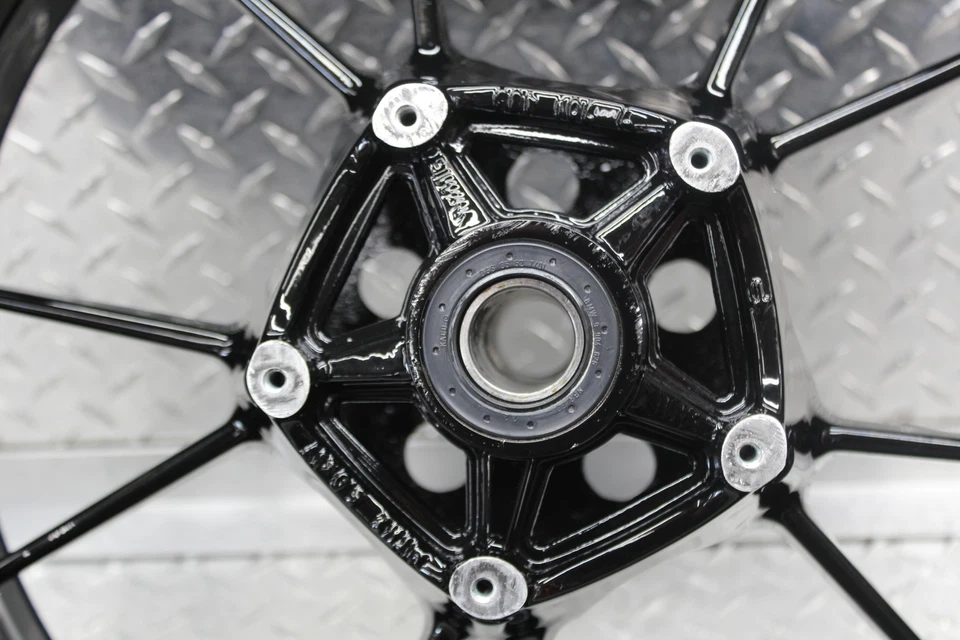 Llanta trasera BMW S1000RR 2009-2014 negra (53711760) Foto 2 de 4