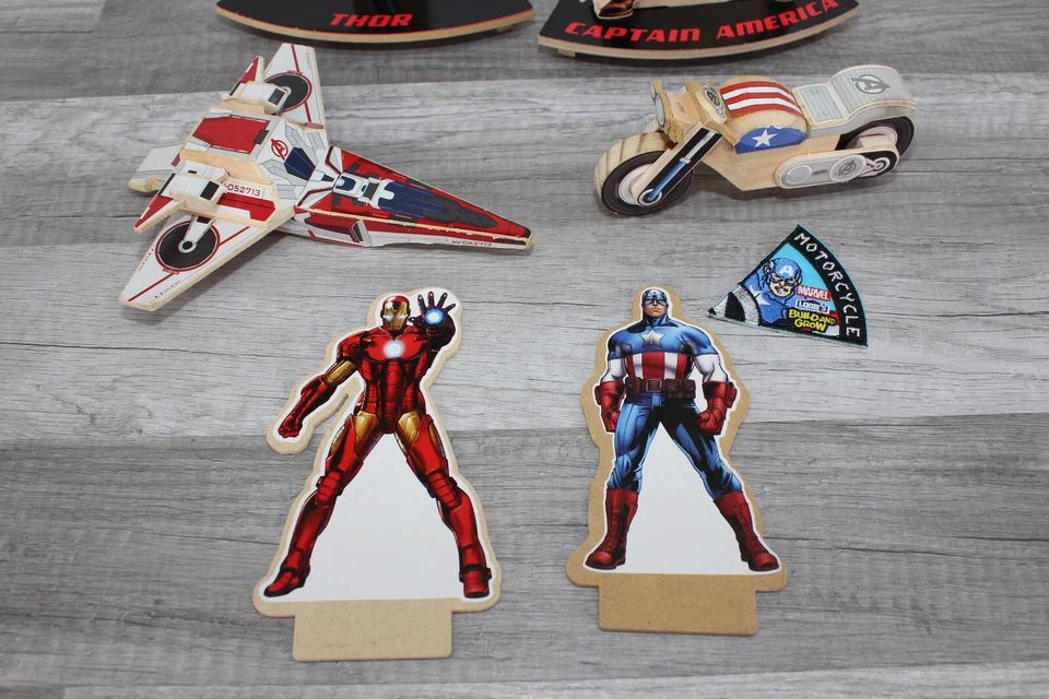 Lowe's Build & Grow Marvel Avengers Железный человек Тор Капитан Америка с значком СОБРАННЫЙ - Изображение 4 из 4
