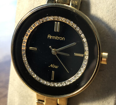 Montre Vintage Femme Armitron Now Gemmed - Cadran Blanc Sertis, Bracelet Cuir Marron | Occasion