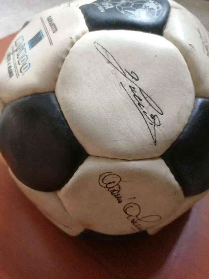 Pallone Autografato Calcio Mondo Vinci Campione Italia 90 Fifa Ferrero - Immagine 3 di 4