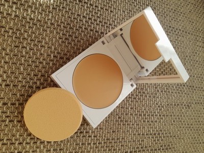 Deesse summer touch Compact Make up Light