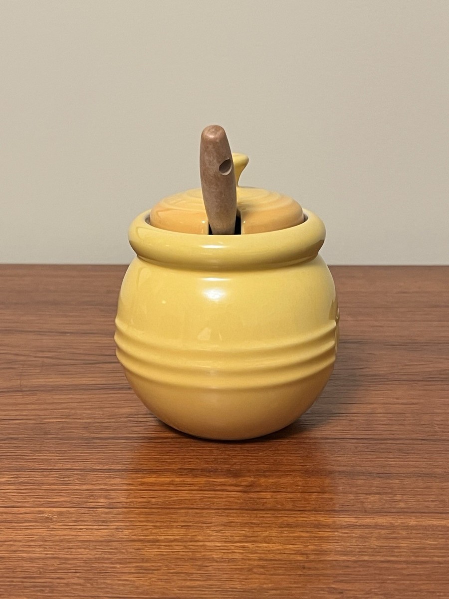 新品⭐︎LE CREUSET　ココットセンセーション　ディジョンイエロー　25cm LE CREUSET Honey Pot Dijon Yellow with Lid and Dipper Stick | eBay