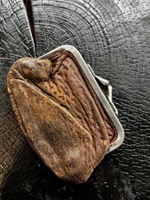 Vintage / Antique Genuine Leather Kiss Lock Coin Change Wallet Purse