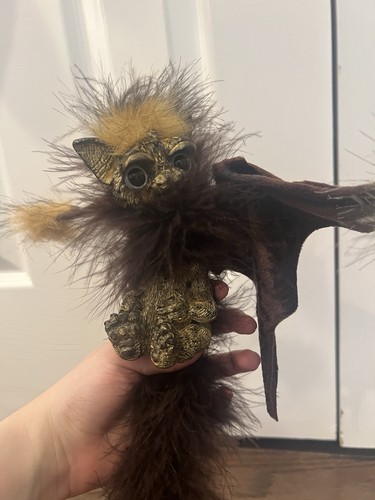 Imaginarium Galleries Drabbit shoulder puppet ren faire