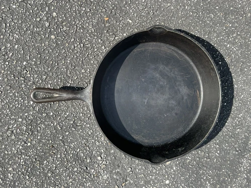 Cast Iron skillet #8 vintage Lodge Made In the USA 3 Notches