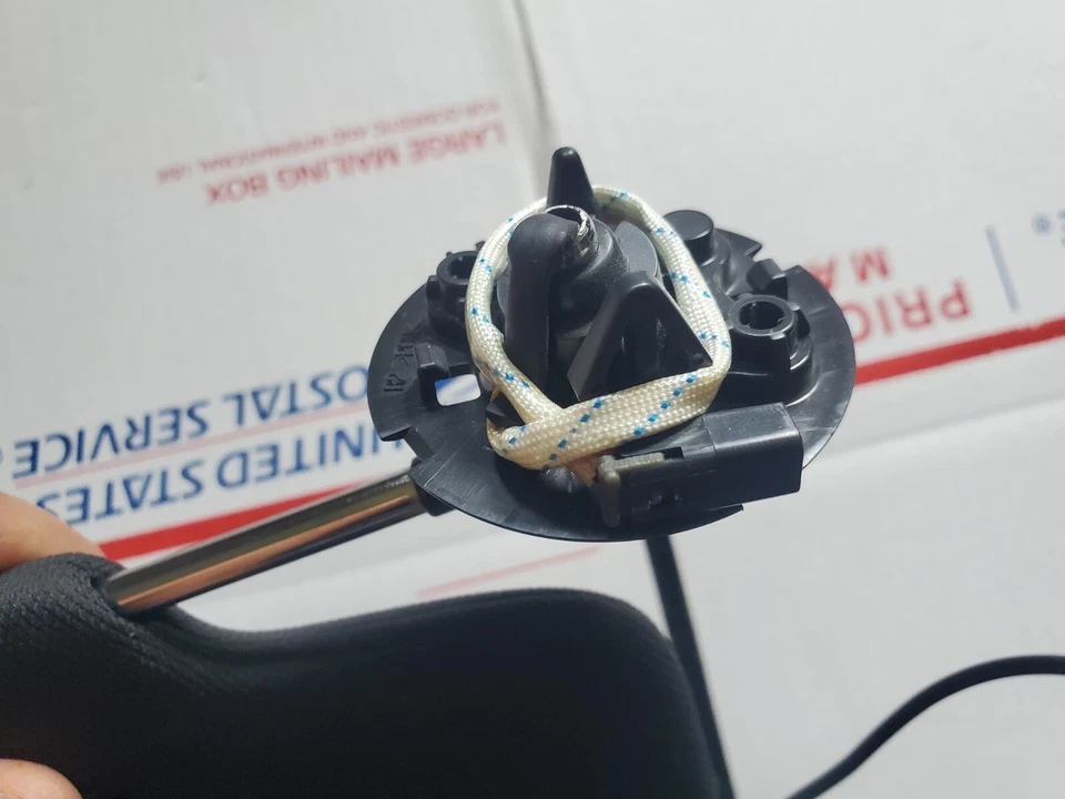 Chevrolet Blazer 2019-2023 parasol delantero derecho parasol OEM 13591872 negro  Foto 4 de 4