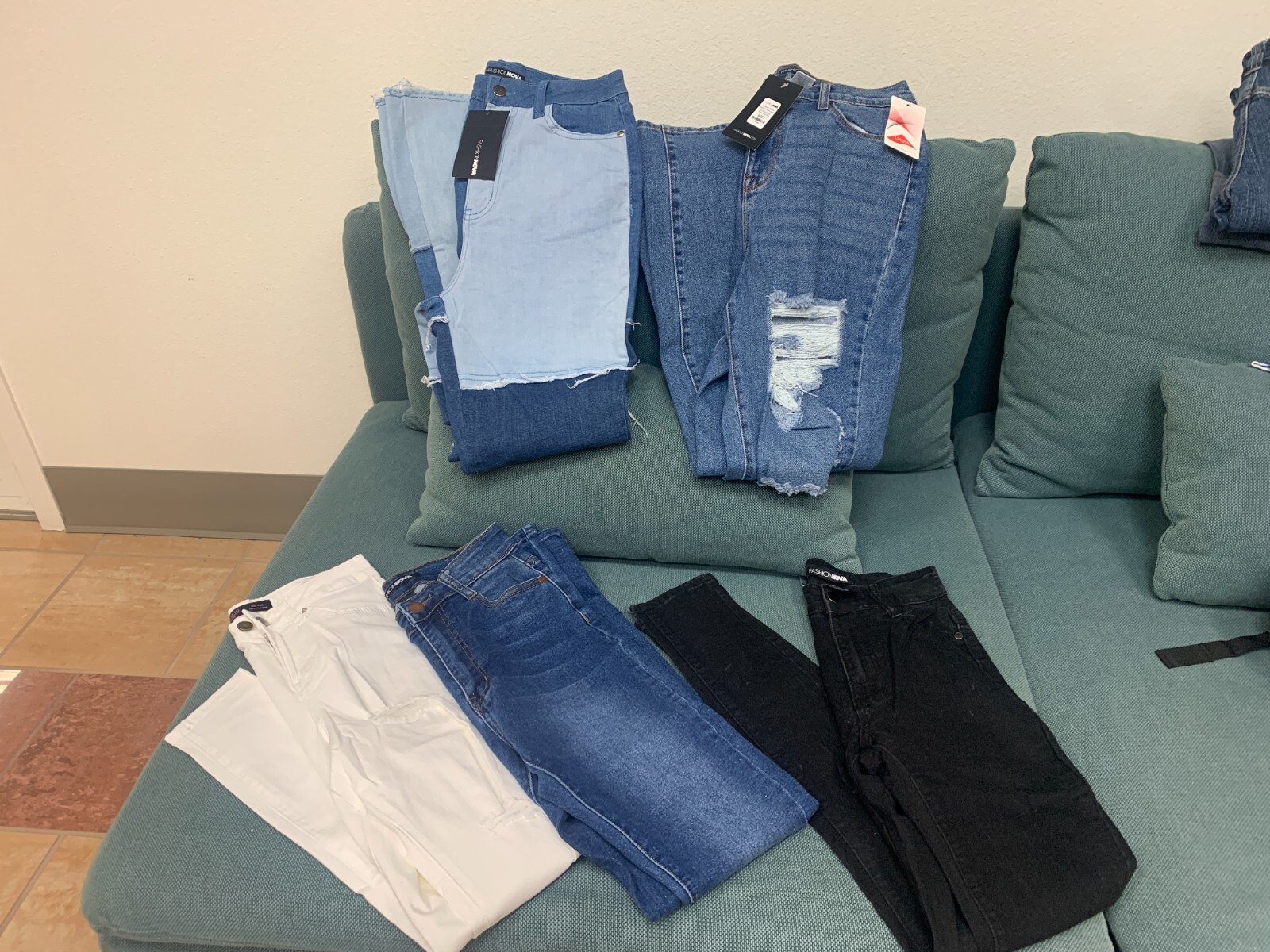 JUNIORS - 5 PC LOT, JEANS sz 1 & 3, FASHION NOVA, DISTRESSED, RIPPED, BLUE BLACK image 2