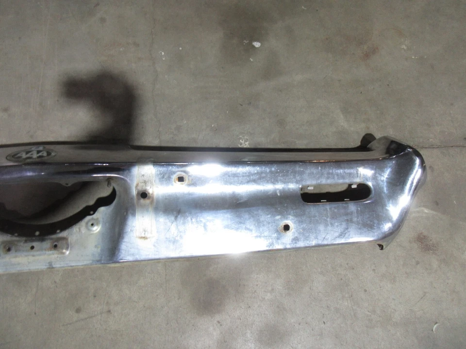 Dodge Monaco Polara 1967 parachoques trasero original pieza central cromada Foto 4 de 4