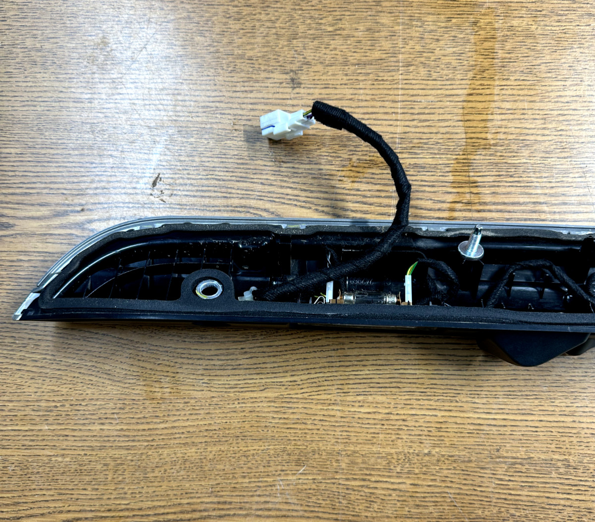 2014-2022 Maserati Ghibli Trunk Deck Lid License Lamp Molding Cover Trim Panel