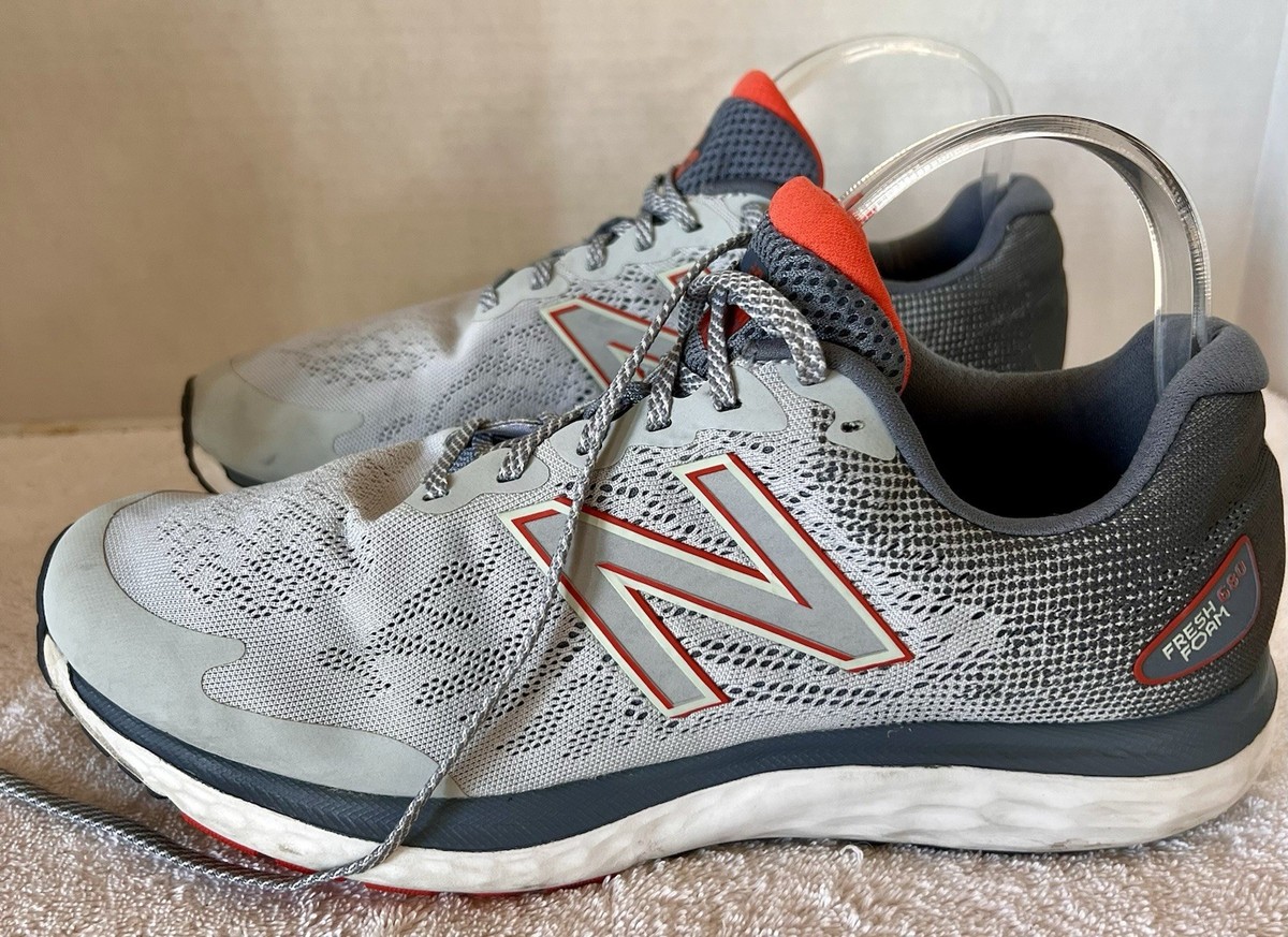 Size 11.5 New Balance Men display picture 1