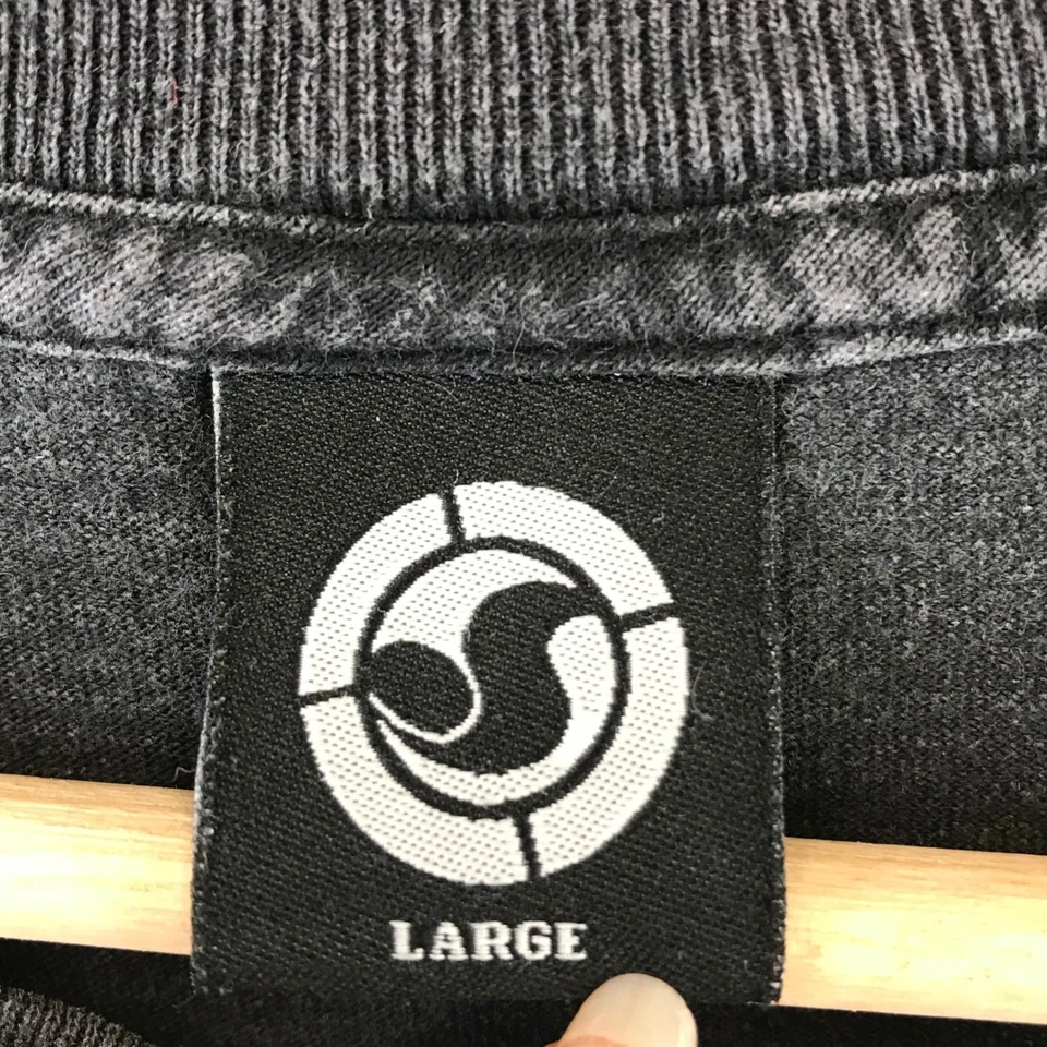 Vintage Y2K Gear DVS Futura Logo T-Shirt size L - Image 4 of 4