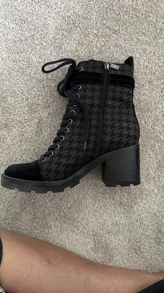 Marc Fisher moto 靴子,黑色猎犬牙齿检查,尺寸 8.5 M。状况完好 — 第 2/4 张图片