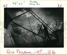 1991 Press Photo Shrimper raises butterfly net on a shrimp boat - noc60136