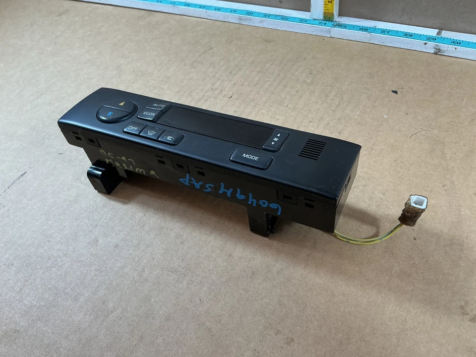 Nissan Máxima 1995-1997 unidad de control de temperatura de calefacción de aire acondicionado 2852540U00 Foto 3 de 4