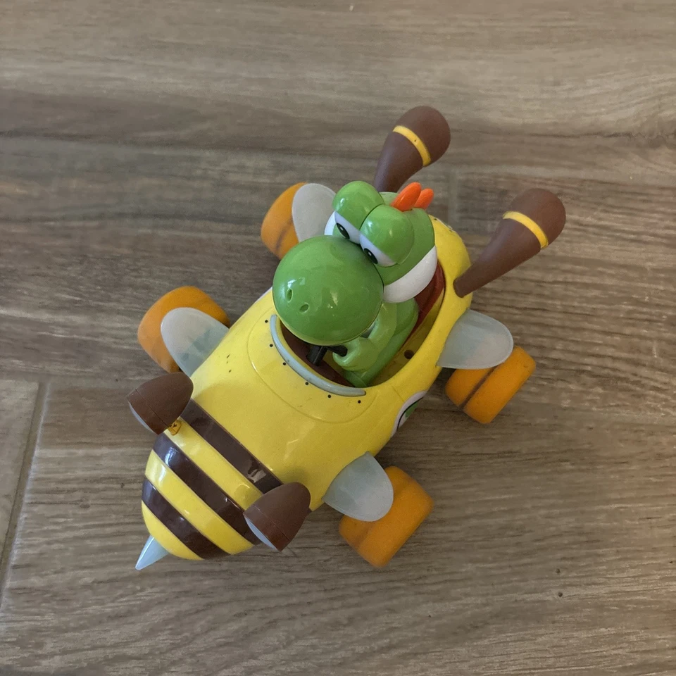 Carrera RC Mario Kart Yoshi Bumble V Remote Control Car Nintendo No Remote - Image 2 of 4