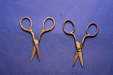 2 Sewing Embroidery Scissors – Small Vintage