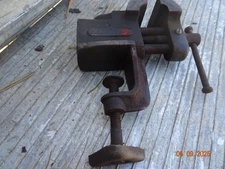 Small bench vice