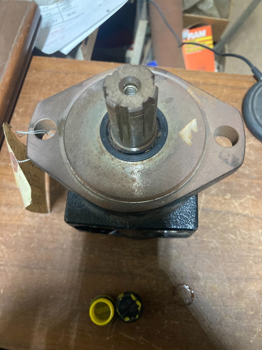 TOMOUNT
パップテント用前幕 New Terex 424211TU MOTOR ORBIT 6.0 CID 1.00 SPLINE A-2BOLT