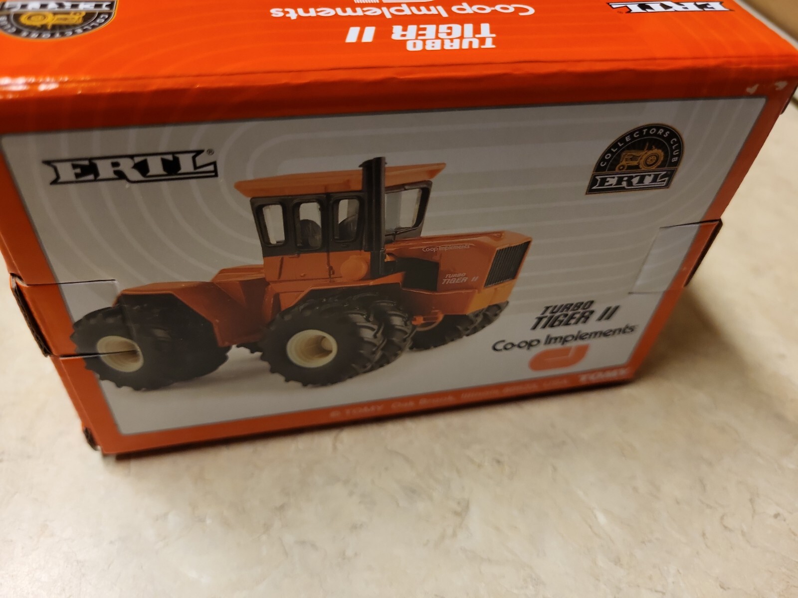 2023 Ertl 1/64 Turbo Tiger II Co-op Implementa Trattore NERO - Foto 10
