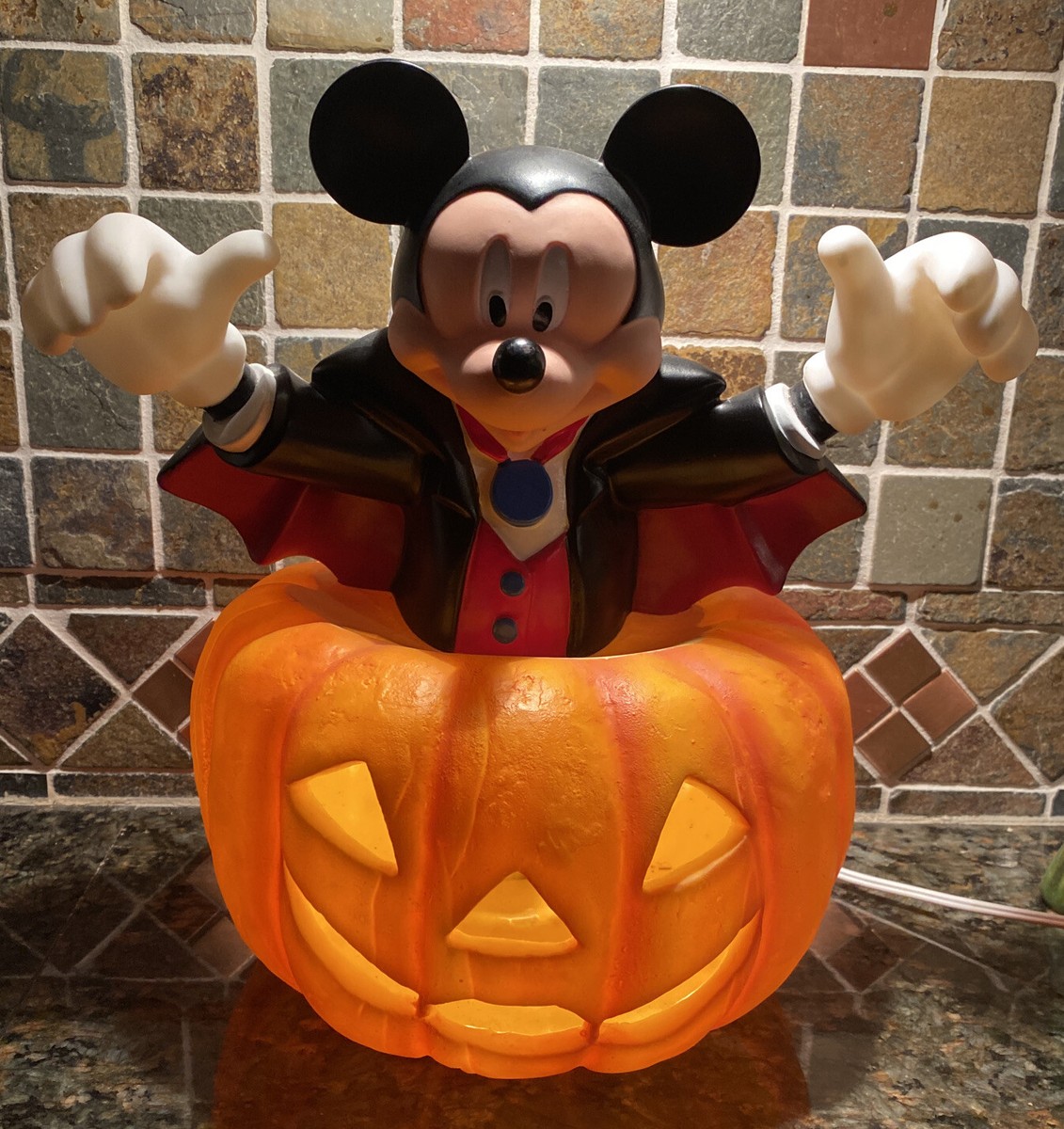 Vampire Mickey ハロウィン飾り Vintage Disney Vampire Mickey Mouse In Jack O Lantern