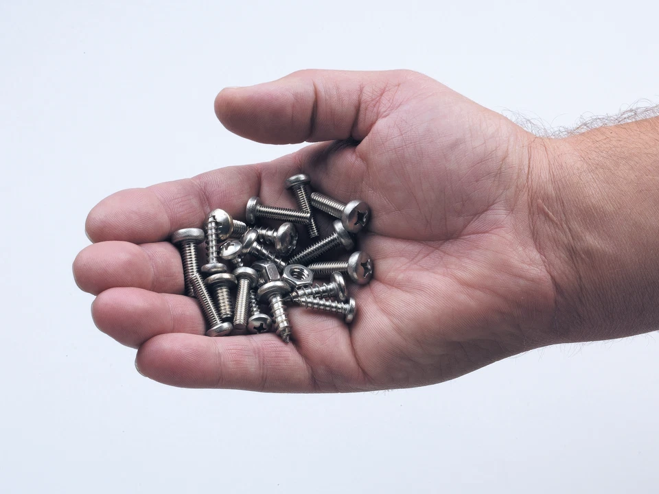 Marco de matrícula de aluminio WeatherTech Billet para automóviles - plata brillante transparente Foto 4 de 4