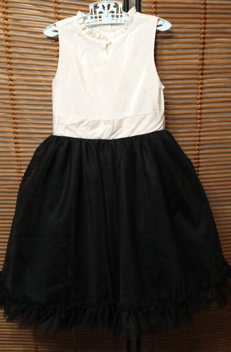 two piece dress bridesmaid Satin Two-Piece Floor Length A-Line Pleated Sweetheart Bell Sleeves COCOMELODY CG0316BM, Black Waist-Inseam:33x30