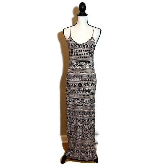 chinese dress ladies Forever 21 Nude Maxi Dress with White Embroidered Lace- Size S  The Saved  Collection