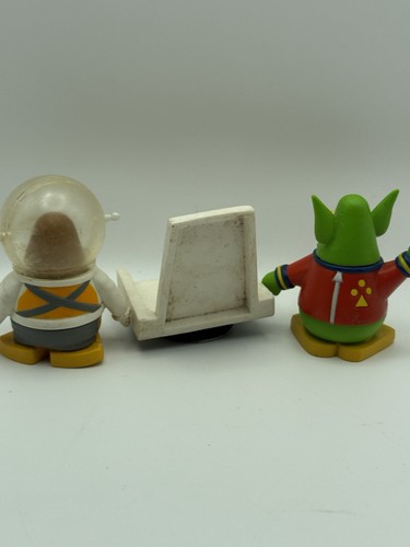 Club Penguin: Mix ‘N Match Space Alien Spaceman Mini Figure Set - Picture 2 of 2