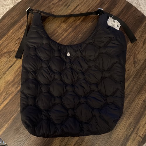 Lululemon Quilty Pleasures Shoulder Bag 14L Size: O/S Color: Black LW9FXQS 🍋