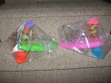 LOT 2 Surfer Dudes Wave Powered CLASSIC Mini Surfer Outdoor Boomerang Beach Toy
